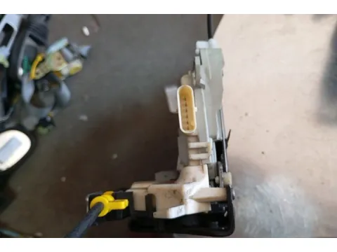 Ηλεκτρομαγνητική Κλειδαριά Εμπρός Δεξιά 6pin για AUDI TT (2006 - 2011) (8J)  - 