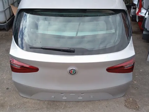 Πορτ-Μπαγκάζ για ALFA ROMEO STELVIO ( 2017 - 2023 ) *Γ*