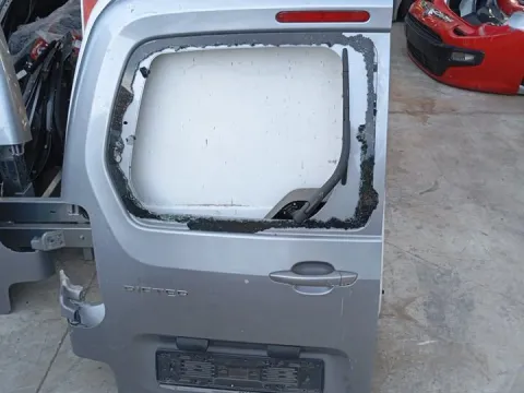 Πόρτα Πίσω Αριστερή Δίφυλλη Με Τζάμι (Σπασμένο Τζάμι) για PEUGEOT RIFTER (2018 - ) *Γ*