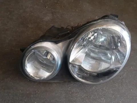 Φανάρι Εμπρός Αριστερό Σπασμένες Βάσεις  για VW POLO (2002 - 2005) (9N) Hatchback - 5dr , Hatchback - 3dr 