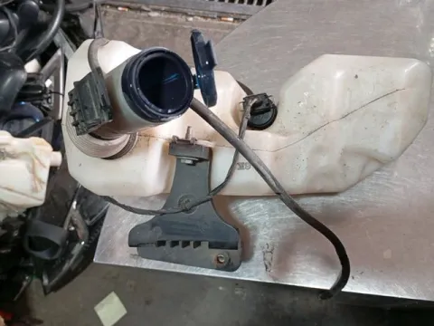 Δοχείο Υαλοκαθαριστήρων Με Μοτέρ για PEUGEOT BOXER (2014 - ) Van , FIAT DUCATO (2014 - ) , CITROEN JUMPER 