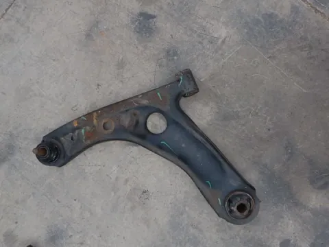 Ψαλίδι Εμπρός Αριστερό για TOYOTA AYGO (2005 - 2009) (B10) 