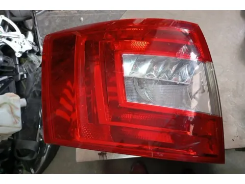 Φανάρι Πίσω Αριστερό Ελαττωματικό για SKODA OCTAVIA (2014 - 2017) S-Wagon - 5dr 
