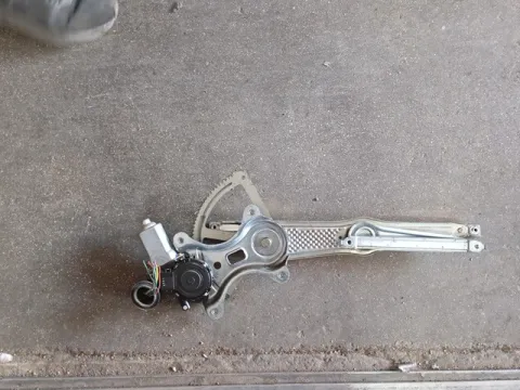 Γρύλος Παραθύρου Ηλεκτρικός Εμπρός Δεξιός  5pin Στρογγυλή Φίσα  για TOYOTA COROLLA (2004 - 2007) (E120) Hatchback - 5dr (KM22) *Ο*