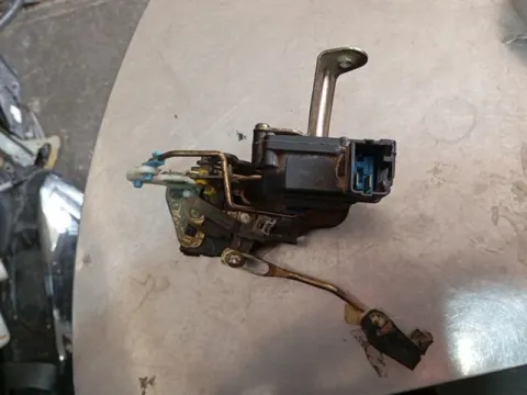 Ηλεκτρομαγνητική Κλειδαριά Πίσω Δεξιά 2pin για HYUNDAI ACCENT (1999 - 2002) (CG) (LC) 