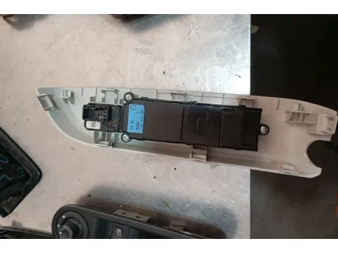 Διακόπτης Παραθύρων Κεντρικός Αριστερής 4πλός 18pin για SUZUKI IGNIS (2016 - 2020) Hatchback - 5dr  - 