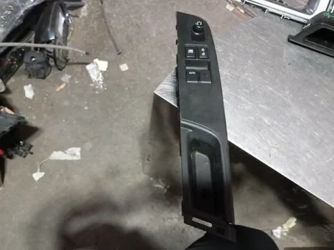 Διακόπτης Παραθύρων Κεντρικός Αριστερής 4πλός 20+9pin για SUZUKI SWIFT (2017 - ) () 