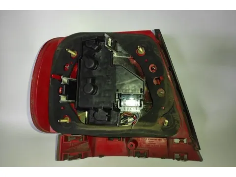 Φανάρι Πίσω Δεξί Λευκό Φλας Πάνω για AUDI A4 (1999 - 2001) (8D) - 