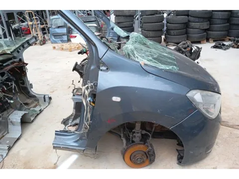 Μούρη (με καπό και φτερά) Με Μηχανή K9K626 και Σασμάν για DACIA DOKKER (2014 - ) *Π* - 