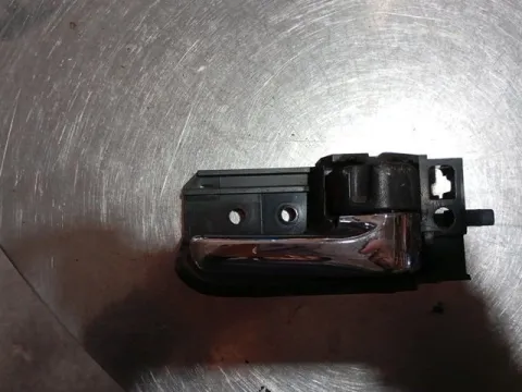 Πετούγια Πόρτας Εσωτερική Πίσω Δεξιά για TOYOTA AVENSIS (2000 - 2003) (T220) , (2003 - 2006) (T250) 