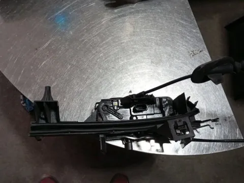 Ηλεκτρομαγνητική Κλειδαριά Εμπρός Αριστερή 4pin για FORD FIESTA (2017 - ) 