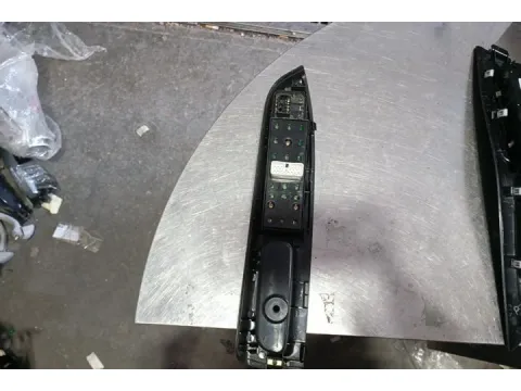 Διακόπτης Παραθύρων Κεντρικός Αριστερής 4πλός 14+7pin   για HYUNDAI GETZ (2002 - 2005) (TB) Hatchback - 5dr  - 