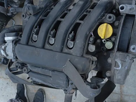 Κινητήρας Κορμός - Καπάκι K4M760 για RENAULT MEGANE (2002 - 2005) (LM) (KM) (EM) (CM) 1600 (K4M760)(K4M761) Petrol 113 , (2006 - 2008) (LM) (KM) (EM) (CM) 1600 (K4M760) Petrol 112 Italy