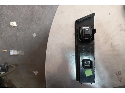 Διακόπτης Παραθύρων Κεντρικός Αριστερής 8+( 6pin καθρεπτών ) για VW PASSAT (2011 - 2014) (B7)  - 