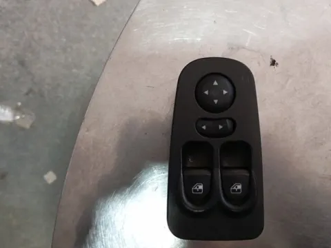 Διακόπτης Παραθύρων Κεντρικός Αριστερής 2πλός 12+4pin για LANCIA YPSILON (2003 - 2006) (843) Hatchback - 3dr 