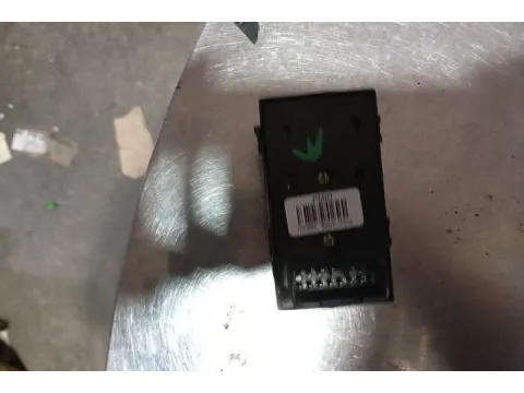 Διακόπτης Παραθύρων Κεντρικός Αριστερής 2πλός 14pin για KIA VENGA (2010 - 2019) (YN)  - 