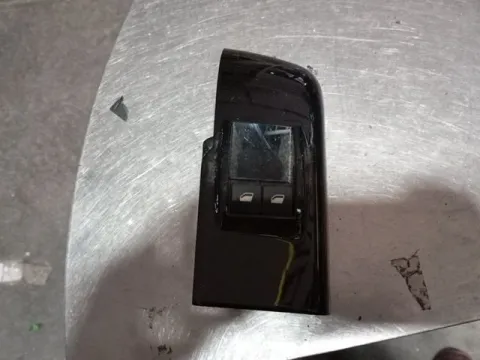 Διακόπτης Παραθύρων Κεντρικός Αριστερής 2πλός 6pin για CITROEN C3 (2017 - 2020) 