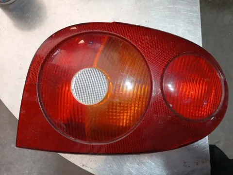 Φανάρι Πίσω Δεξί Ραγισμένο Χωρίς Πλακέτα για RENAULT MEGANE (1999 - 2002) (LA) (DA) (EA) (KA) 