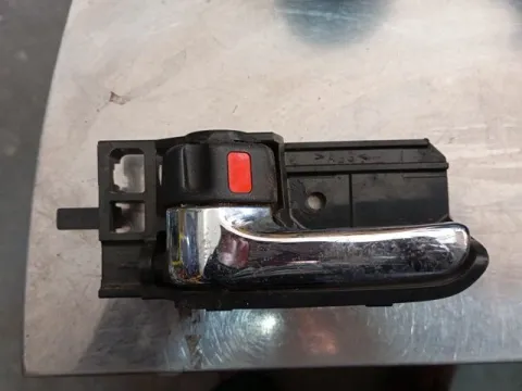 Πετούγια Πόρτας Εσωτερική Εμπρός Αριστερή για TOYOTA COROLLA VERSO (2001 - 2004) (E120) 