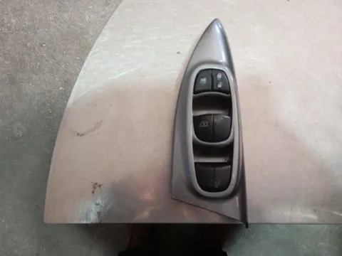 Διακόπτης Παραθύρων Κεντρικός Αριστερής 4πλός 16+3pin για NISSAN JUKE (2010 - 2014) (F15) 