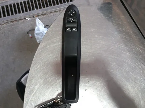 Διακόπτης Παραθύρων Κεντρικός Αριστερής 2πλός 16pin για CITROEN DS3 (2010 - 2014) 