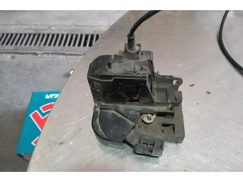 Ηλεκτρομαγνητική Κλειδαριά Εμπρός Δεξιά 2pin για RENAULT MEGANE (1999 - 2002) (LA) (DA) (EA) (KA) ((BA) Hatchback - 5dr , SCENIC (1999 - 2003) (JA) MPV - ΠΟΛΥΜΟΡΦΙΚΑ - 5dr  - 