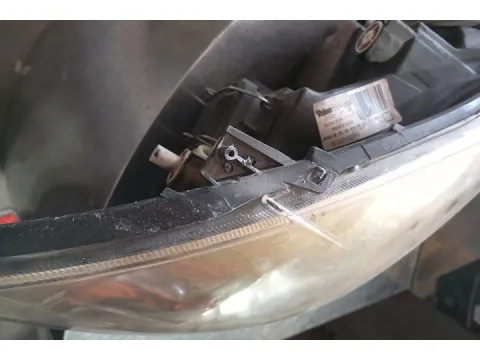 Φανάρι Εμπρός Δεξί Με Σπασμένη Βάση για TOYOTA COROLLA (2004 - 2007) (E120) Hatchback - 5dr (KM22)  - 