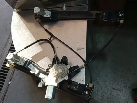 Γρύλος Παραθύρου Ηλεκτρικός Εμπρός Αριστερός 6pin για FORD FOCUS (2011 - 2014) () Sedan - 4dr , (2014 - 2017) *Ο*