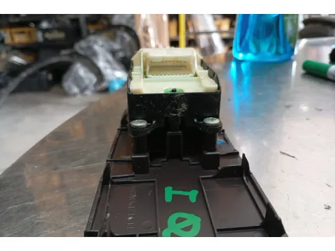 Διακόπτης Παραθύρων Κεντρικός Αριστερής 2πλός 20pin  για TOYOTA IQ (2009 - ) (AJ1) Hatchback - 3dr  - 