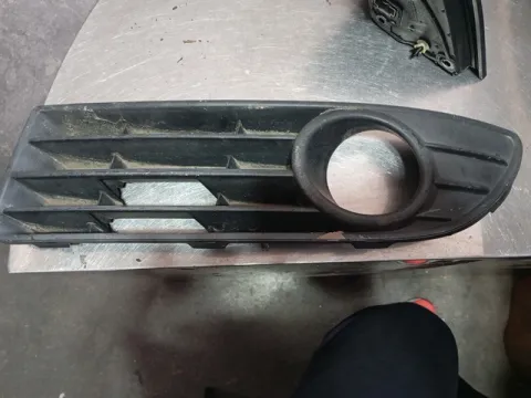 Δίχτυ Προφυλακτήρα Εμπρός Αριστερό Με Θέση για Προβολέα για VW POLO (2005 - 2009) (9N3 ) Hatchback - 5dr 