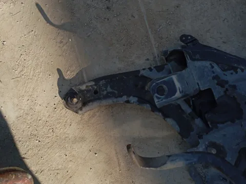 Ψαλίδι Εμπρός Αριστερό για SUZUKI VITARA (2015 - ) 1600 Petrol (M16A) 4WD (120 HP) 4*4 *ΔΒ* ITALY