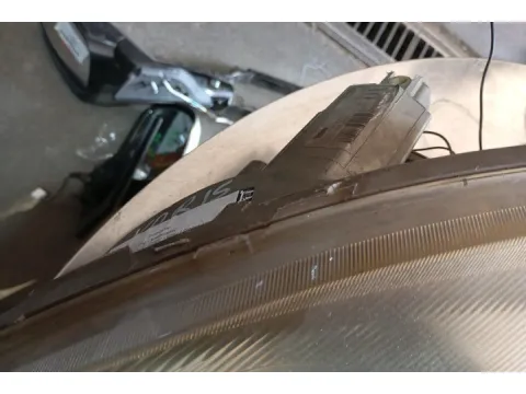 Φανάρι Εμπρός Αριστερό Με Εξωτερικό Μοτέρ Με Σπασμένη Βάση για TOYOTA YARIS (1999 - 2002) (XP10)  - 