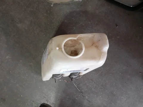 Δοχείο Σπασμένο Υαλοκαθαριστήρων Με Μοτέρ για SKODA FAVORIT (1989 - 1994) (781)