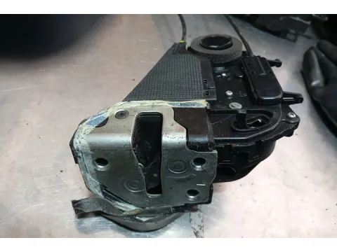 Ηλεκτρομαγνητική Κλειδαριά Πίσω Αριστερή 2pin για TOYOTA YARIS (2006 - 2009) (KL9) , (2009 - 2012) (XP90)  - 