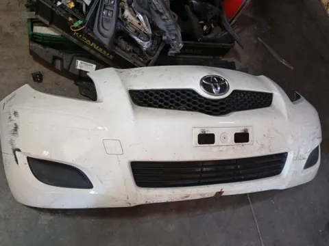 Προφυλακτήρας Εμπρός Ελαττωματικός για TOYOTA YARIS (2009 - 2012) (XP90) 
