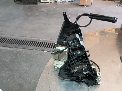 Ηλεκτρομαγνητική Κλειδαριά Εμπρός Αριστερή 4pin για MERCEDES A - CLASS (2004 - 2008) (W169) , (2008 - 2012) (W169) 