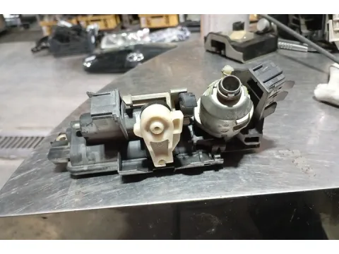 Πετούγια Πόρτας Εξωτερική Πορτ-μπαγκαζ για MERCEDES C - CLASS (2000 - 2003) (W203) , (2004 - 2007) (W203) , E - CLASS (2002 - 2006) (W211) , (2006 - 2009) (W211)  - 