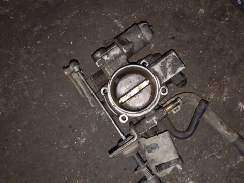 Σώμα Πεταλούδας 90529710 για TOYOTA COROLLA (2004 - 2007) (E120) 