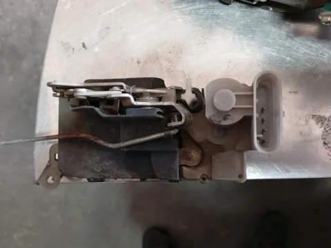 Ηλεκτρομαγνητική Κλειδαριά Εμπρός Δεξιά 4pin για FIAT PUNTO (1999 - 2003) (188) , (2003 - 2008) (188) 