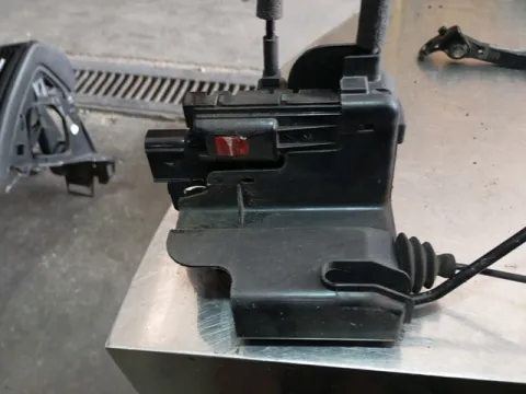 Ηλεκτρομαγνητική Κλειδαριά Εμπρός Αριστερή 5pin για HYUNDAI i10 (2014 - 2019) 