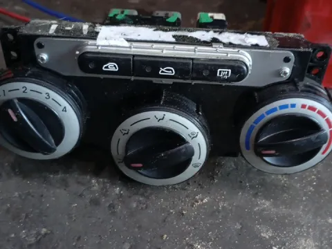 Χειριστήρια Καλοριφέρ 972500XXXX για HYUNDAI i10 (2012 - 2014) ( ) 