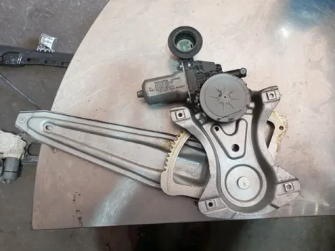 Γρύλος Παραθύρου Ηλεκτρικός Πίσω Δεξιός 6pin 857200D120 973581101 για TOYOTA AURIS (2007 - 2009) E150 , (2009 - 2013) , YARIS (2015 - 2017) *O*