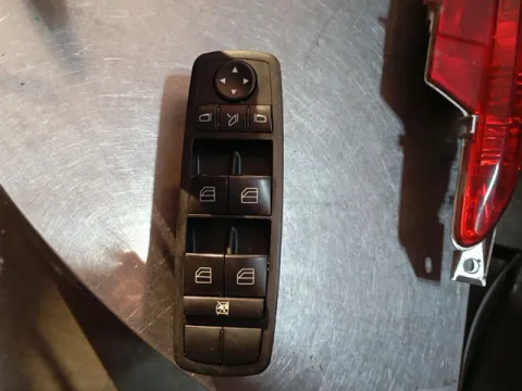 Διακόπτης Παραθύρων Κεντρικός Αριστερής 4πλός 3pin για MERCEDES M-CLASS (2005 - 2008) (W164) , (2009 - 2011) (W164) 