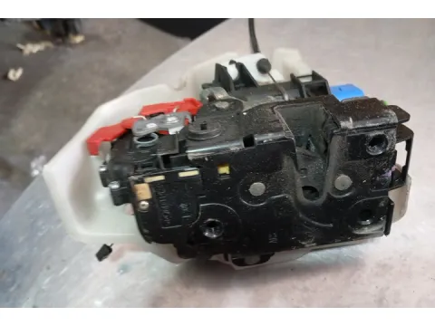 Ηλεκτρομαγνητική Κλειδαριά Πίσω Αριστερή 7pin για VW JETTA (2005 - 2011) (1K2) , GOLF (2004 - 2008) Mk5 (1K1)  - 