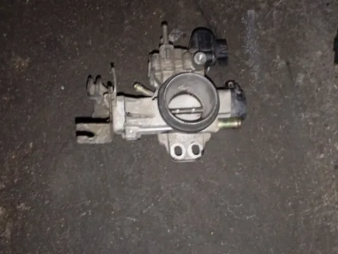 Σώμα Πεταλούδας 1368001702 για TOYOTA YARIS (2003 - 2005) (XP10) 