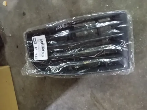 Δίχτυ Προφυλακτήρα Εμπρός Αριστερό Χωρίς Προβολέα Ιμιτασιόν για VW GOLF (2004 - 2008) Mk5 (1K1) 