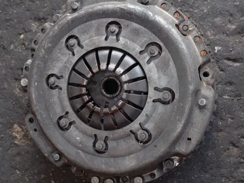 Βολάν Κινητήρα (Σφόνδυλος) για OPEL VIVARO (2002 - 2006) 2000 (F4R720) Petrol 120 16 valve 