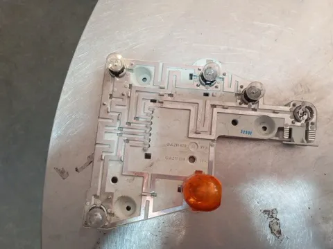  Πλακέτα Φανού Πίσω Αριστερά A21182077K2 για MERCEDES E - CLASS (2002 - 2006) (W211) Sedan - 4dr 