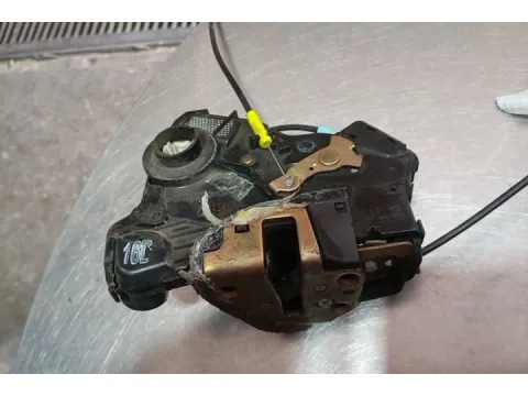 Ηλεκτρομαγνητική Κλειδαριά Εμπρός Δεξιά 6pin για TOYOTA COROLLA (2004 - 2007) (E120)  - 