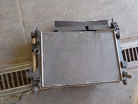 Σετ Ψυγείων Νερού και A-C  Χωρίς  Βεντιλατέρ Χωρίς Intercooler (BV61-9L440-CE) για FORD FOCUS (2011 - 2014) () *Γ*